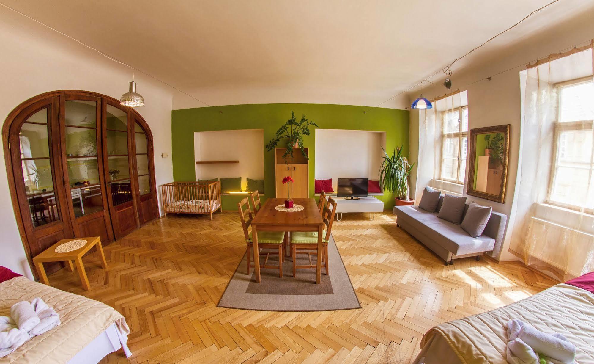U Zlate Podkovy Appartamento *